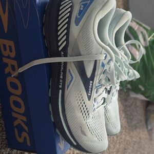 Brooks Adrenaline Gts 23